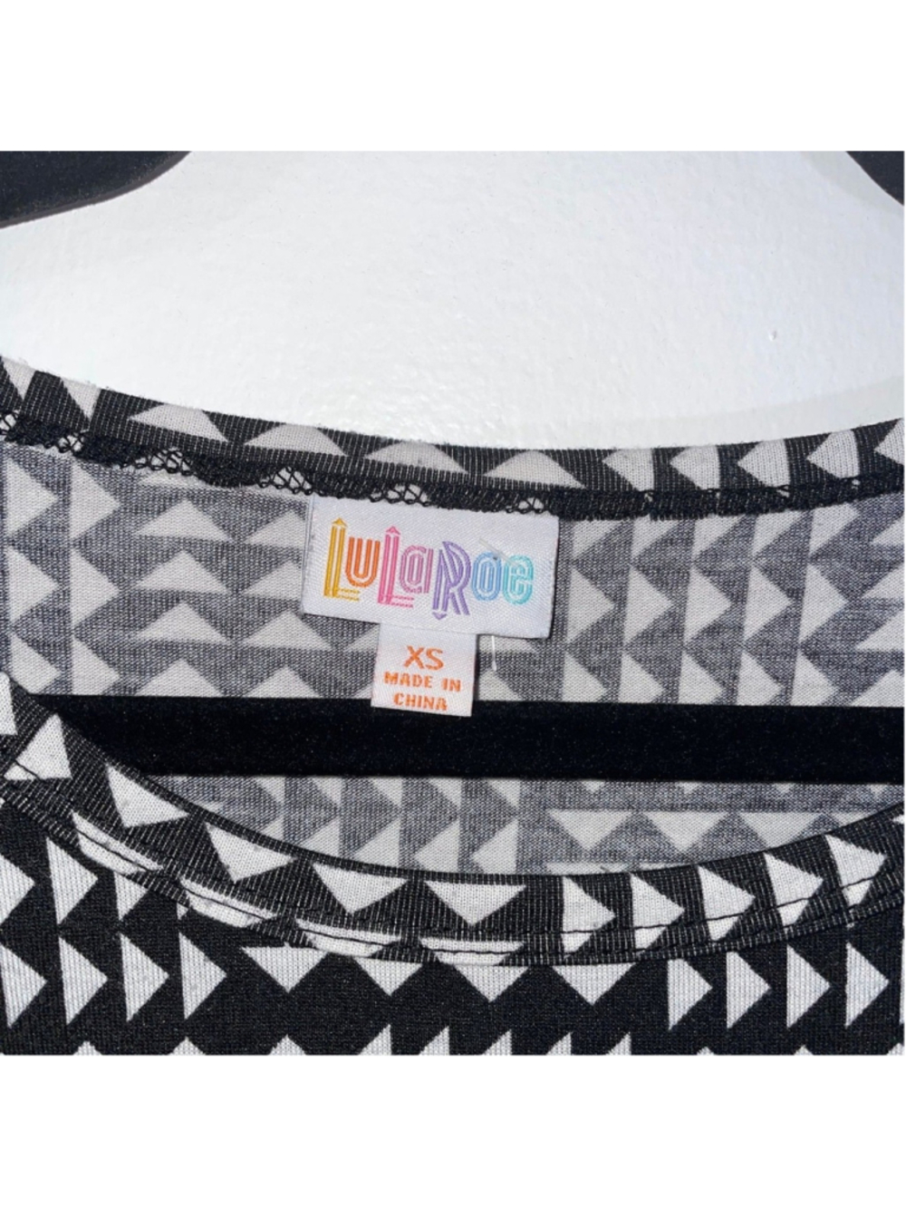LuLaRoe Carly High-Low Swing Dress Black and White Geometric Pattern XS - Picture 2 of 3